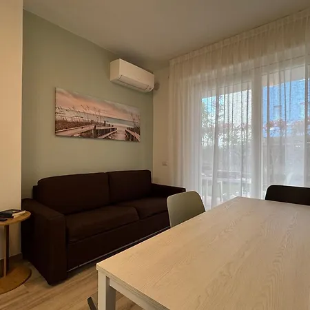 Beachfront, Modern Flat With Lovely Garden * Bibione