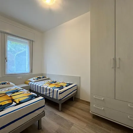 Beachfront, Modern Flat With Lovely Garden