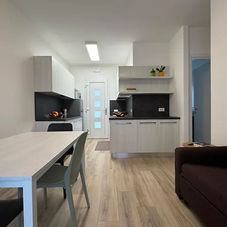 Beachfront, Modern Flat With Lovely Garden * Bibione